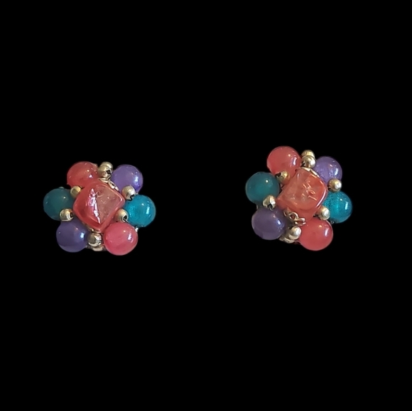 🦋 Vintage Colorful Beaded Clip On Earrings signed Hong Kong - Picture 2 of 5